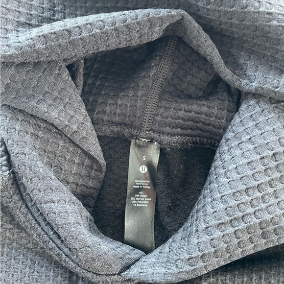 Mens Lululemon Sweater - Picture 4 of 4